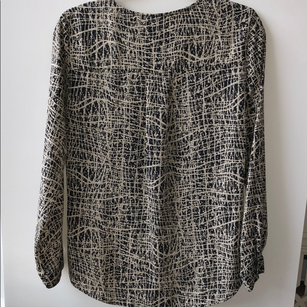 Statement Wrap Blouse! 🔥 - Picture 3 of 4